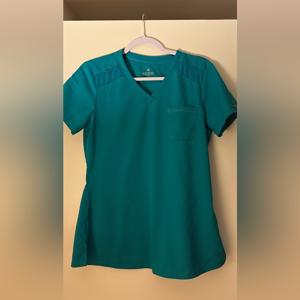 Med Couture Green Short Sleeve Tee